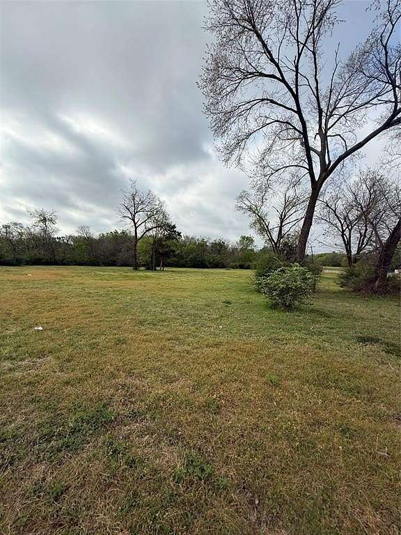 1.25 Acres of Commercial Land for Sale in Dallas, Texas