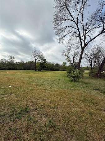 1.25 Acres of Commercial Land for Sale in Dallas, Texas