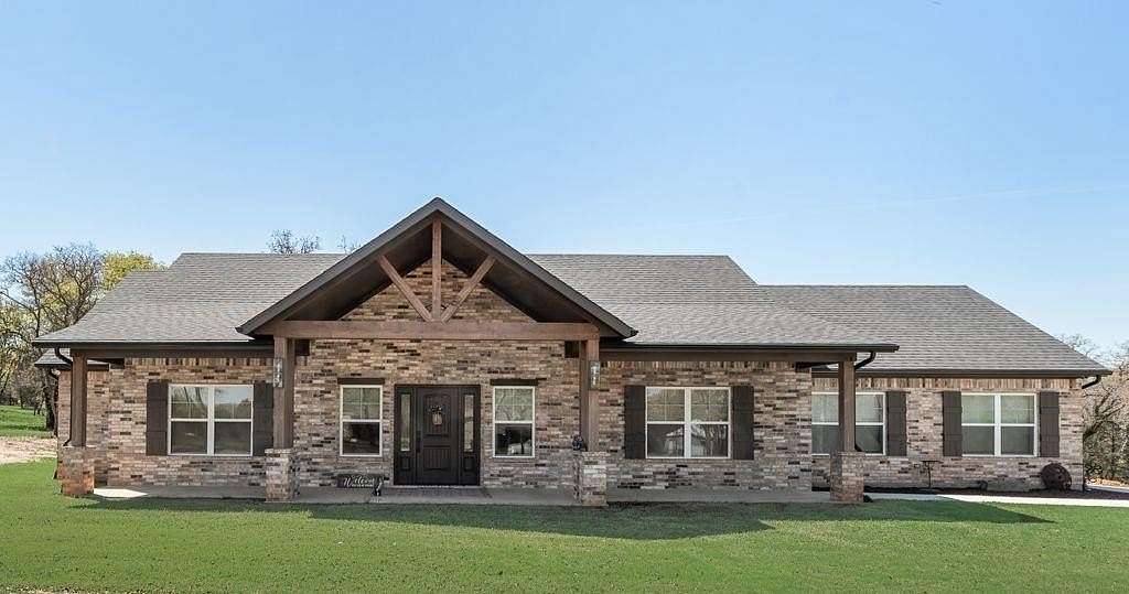 2.86 Acres of Land with Home for Sale in Alvord, Texas