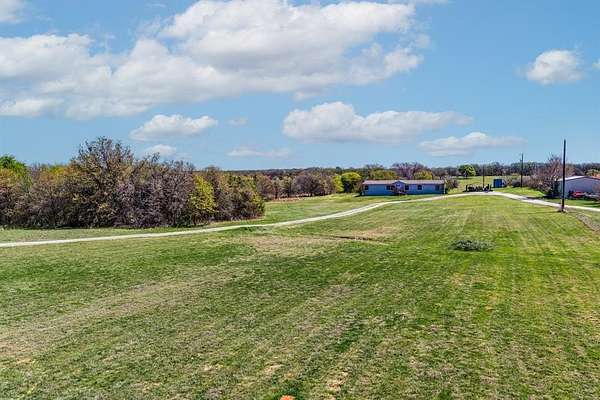 9.9 Acres of Land with Home for Sale in Boyd, Texas