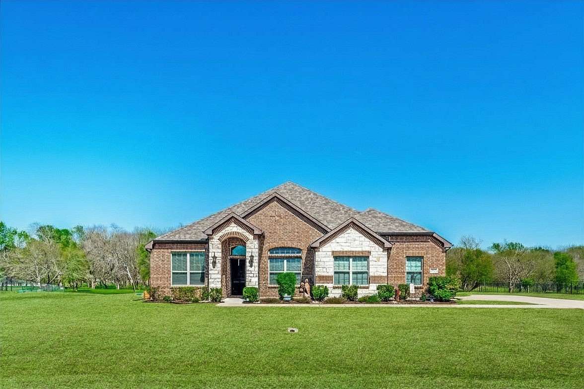1.7 Acres of Land with Home for Sale in Royse City, Texas