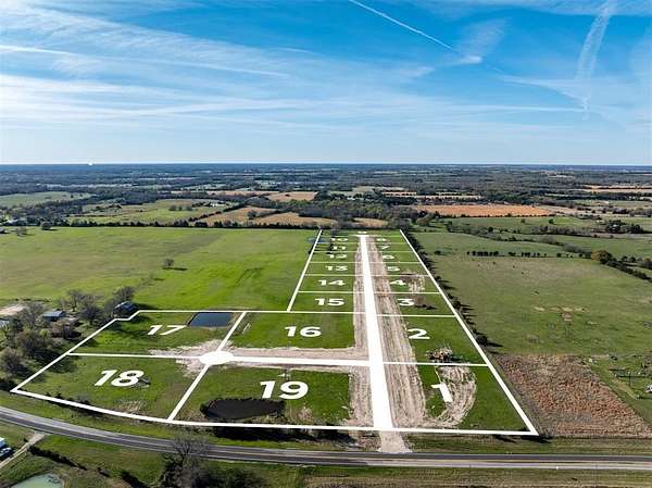 1 Acre of Residential Land for Sale in Sumner, Texas