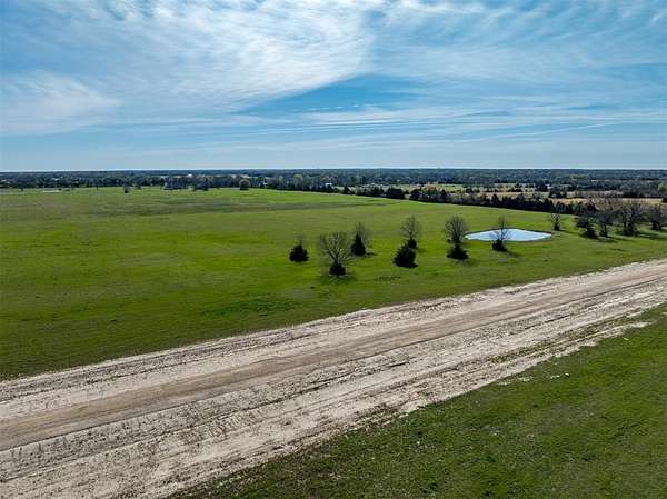 1 Acre of Residential Land for Sale in Sumner, Texas