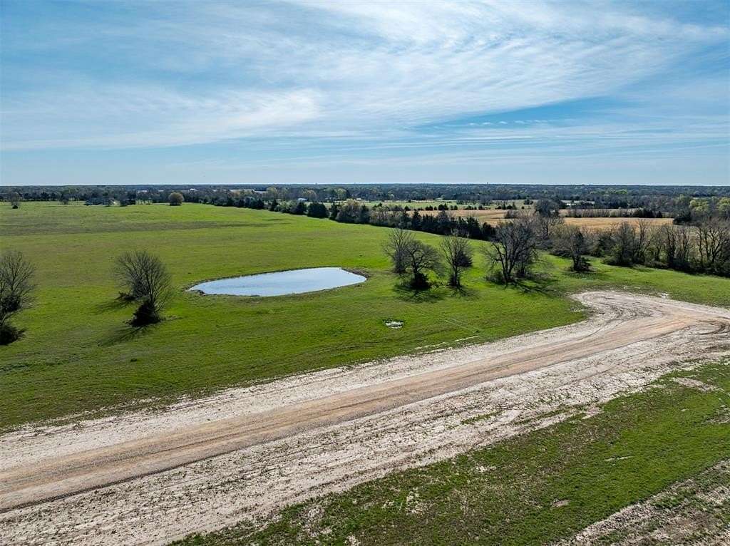 1 Acre of Residential Land for Sale in Sumner, Texas
