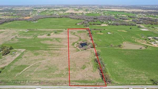 10 Acres of Land for Sale in Aubrey, Texas