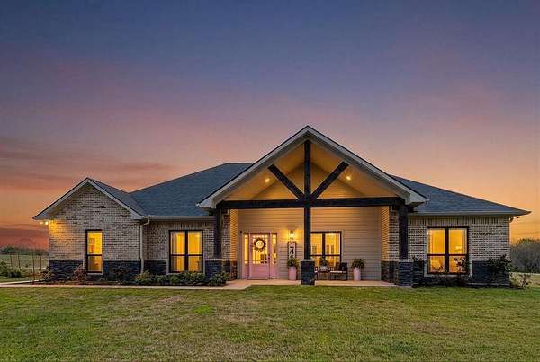 11 Acres of Land with Home for Sale in Como, Texas