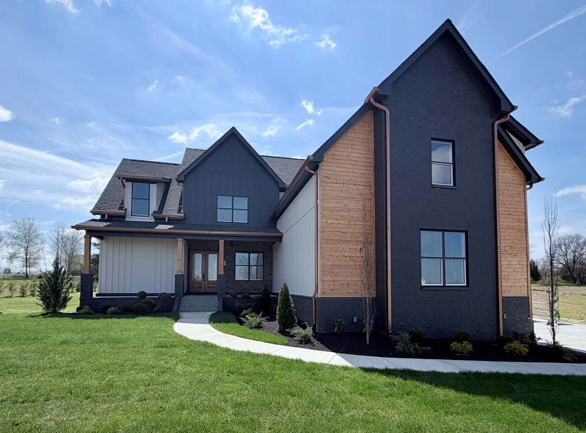 1.84 Acres of Land with Home for Sale in Springfield, Tennessee