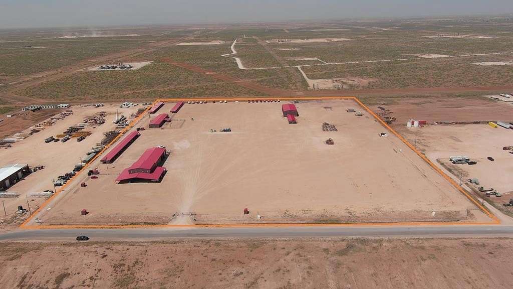 23.6 Acres of Improved Commercial Land for Sale in Midland, Texas