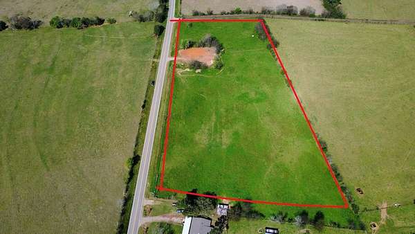 8 Acres of Residential Land for Sale in Alto, Texas