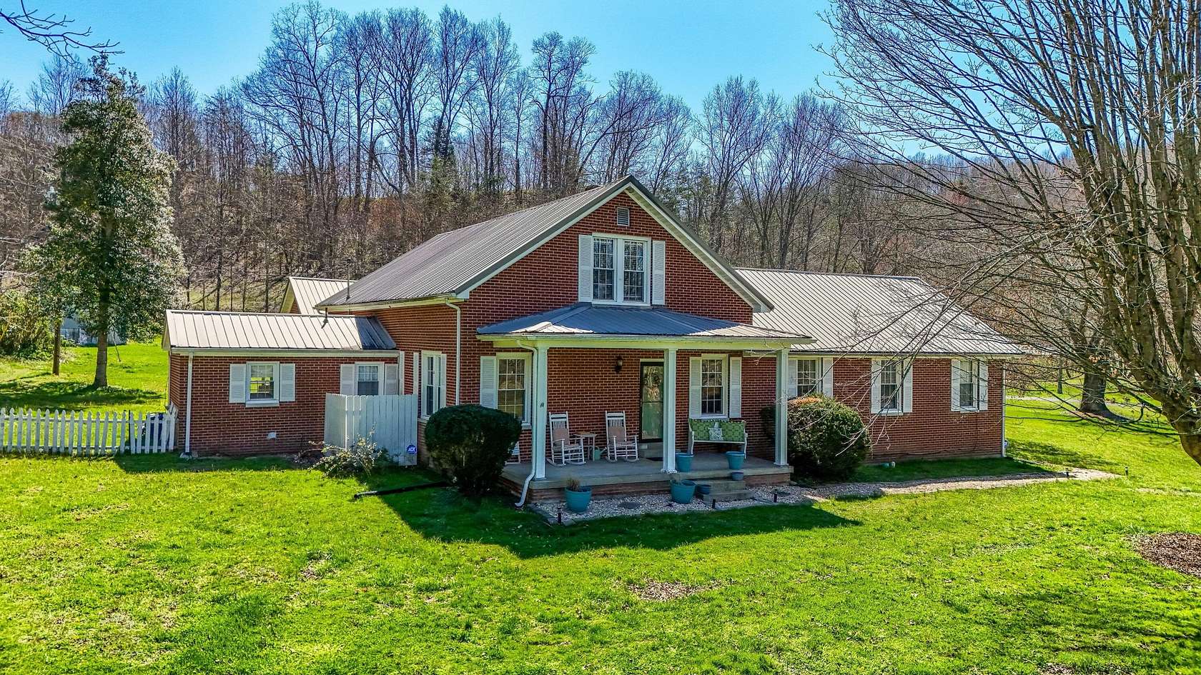 5.1 Acres of Land with Home for Sale in London, Kentucky