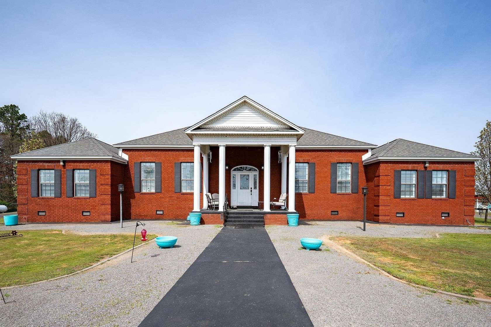 9.5 Acres of Land with Home for Sale in Greenbrier, Arkansas