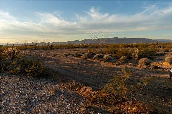 2.1 Acres of Residential Land for Sale in Yucca, Arizona