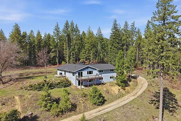 16.7 Acres of Land with Home for Sale in Clayton, Washington