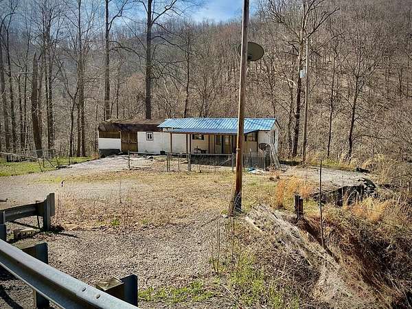 3 Acres of Residential Land for Sale in McCarr, Kentucky