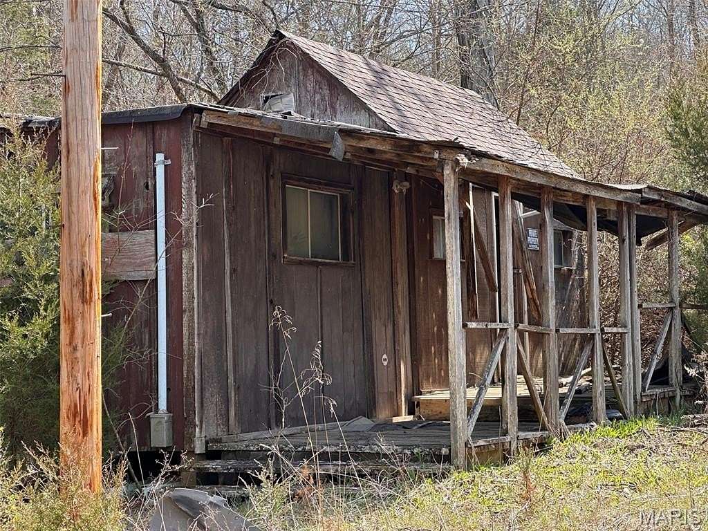 5 Acres of Residential Land for Sale in De Soto, Missouri