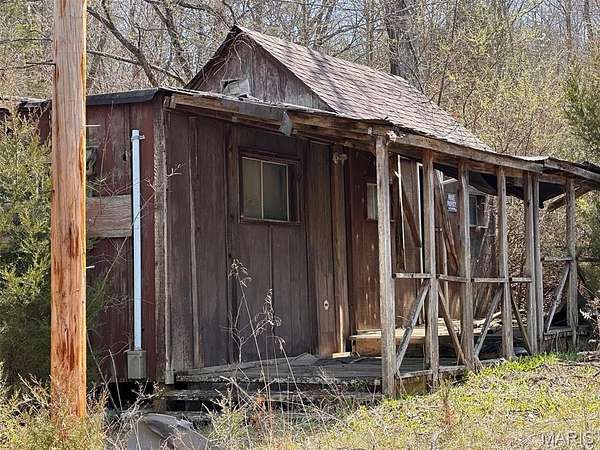 5 Acres of Residential Land for Sale in De Soto, Missouri