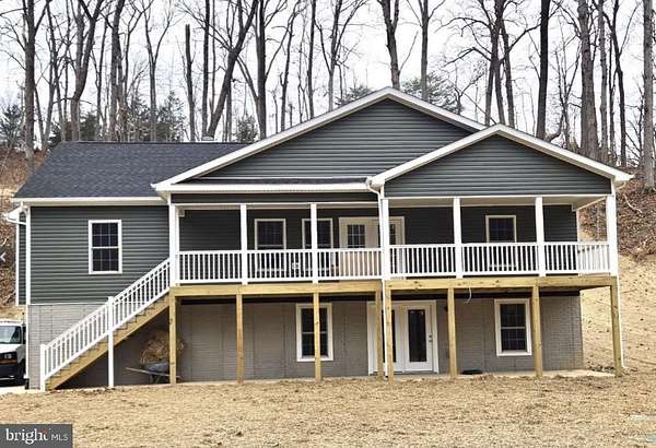 1.5 Acres of Land with Home for Sale in Front Royal, Virginia