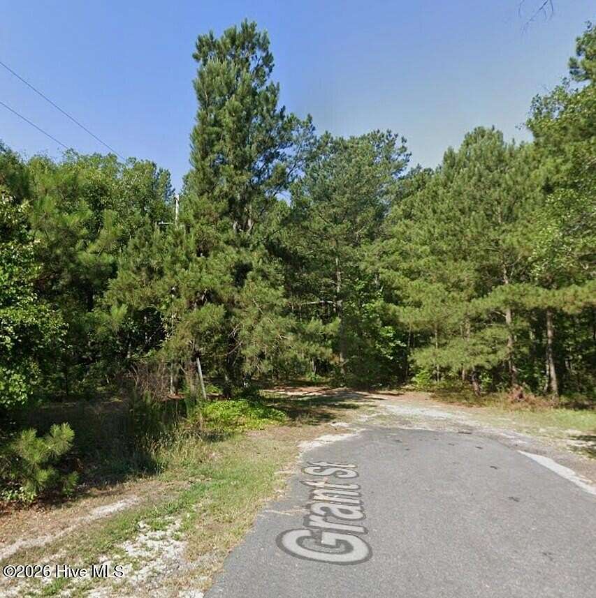0.75 Acres of Residential Land for Sale in Laurinburg, North Carolina