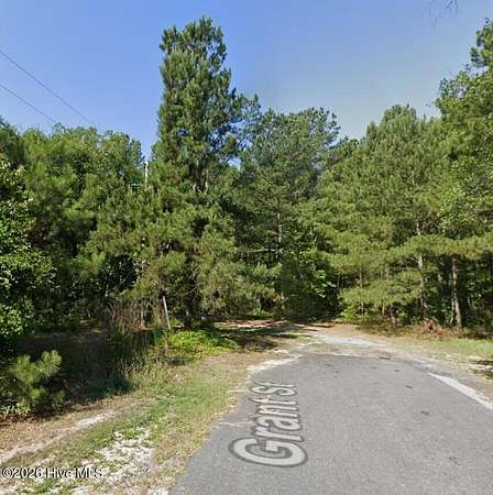0.75 Acres of Residential Land for Sale in Laurinburg, North Carolina