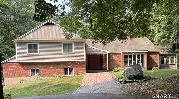1.65 Acres of Land with Home for Sale in Middlebury, Connecticut