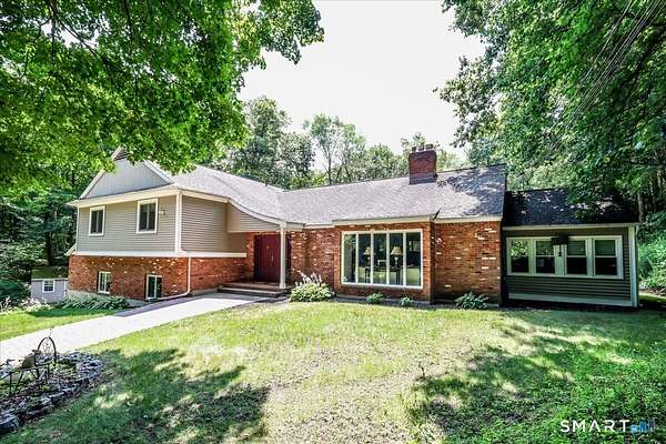 1.65 Acres of Land with Home for Sale in Middlebury, Connecticut