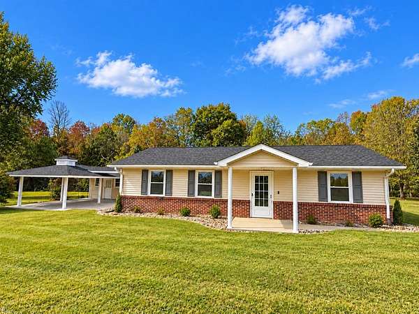 4.78 Acres of Land with Home for Sale in Glasgow, Kentucky
