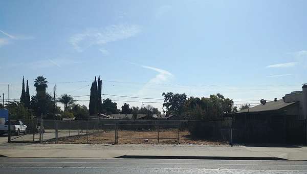 0.14 Acres of Commercial Land for Sale in Fresno, California