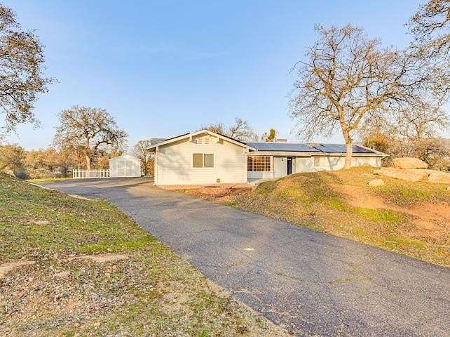 2 Acres of Land with Home for Sale in Coarsegold, California