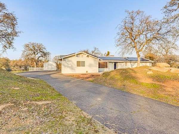 2 Acres of Land with Home for Sale in Coarsegold, California