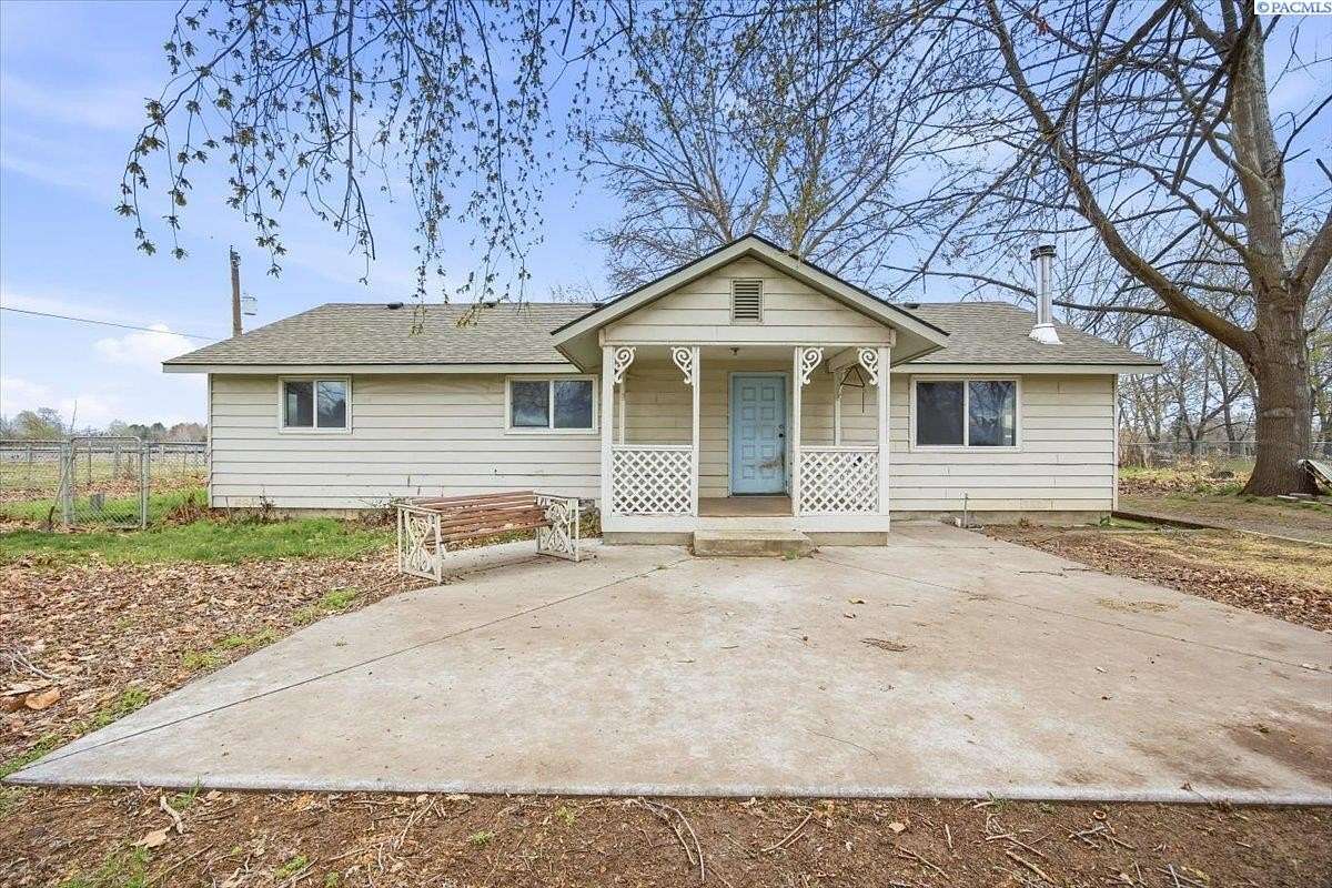 5.4 Acres of Land with Home for Sale in West Richland, Washington