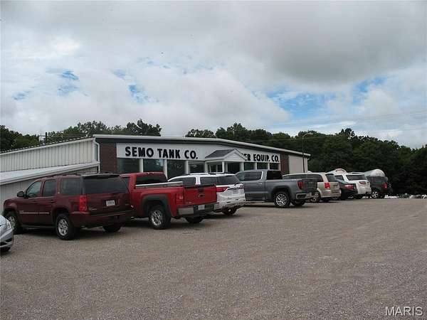18 Acres of Improved Commercial Land for Sale in Perryville, Missouri