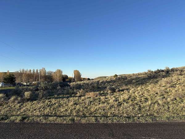 2 Acres of Residential Land for Sale in American Falls, Idaho