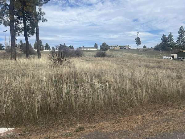 0.56 Acres of Residential Land for Sale in Chiloquin, Oregon