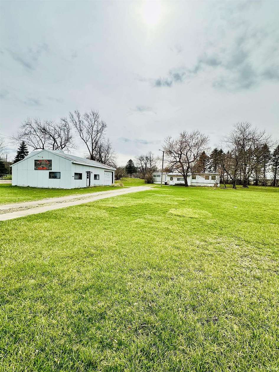 2.22 Acres of Land with Home for Sale in Albion, Indiana