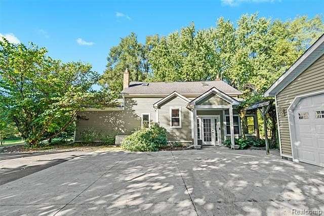 2.5 Acres of Land with Home for Sale in Clarkston, Michigan