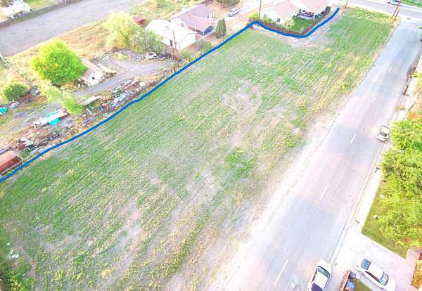 1 Acre of Residential Land for Sale in Corcoran, California