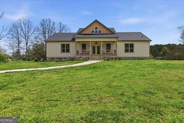 16.3 Acres of Recreational Land with Home for Sale in Fayetteville, Georgia