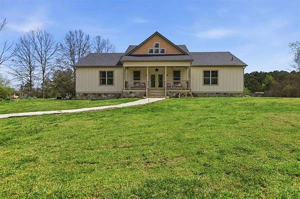 16.3 Acres of Recreational Land with Home for Sale in Fayetteville, Georgia