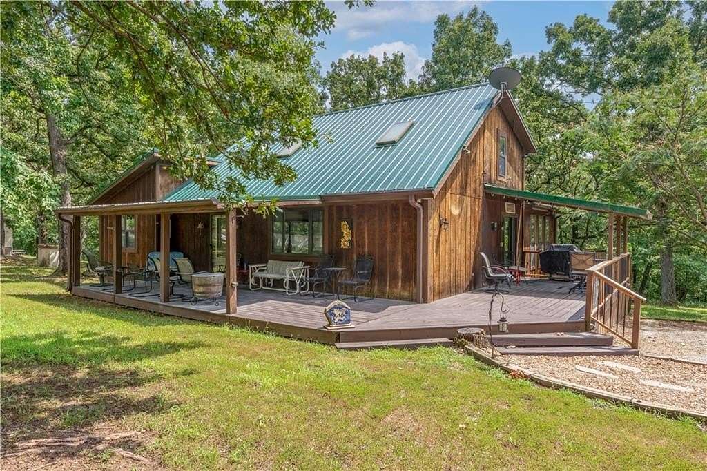 15 Acres of Land with Home for Sale in Warsaw, Missouri