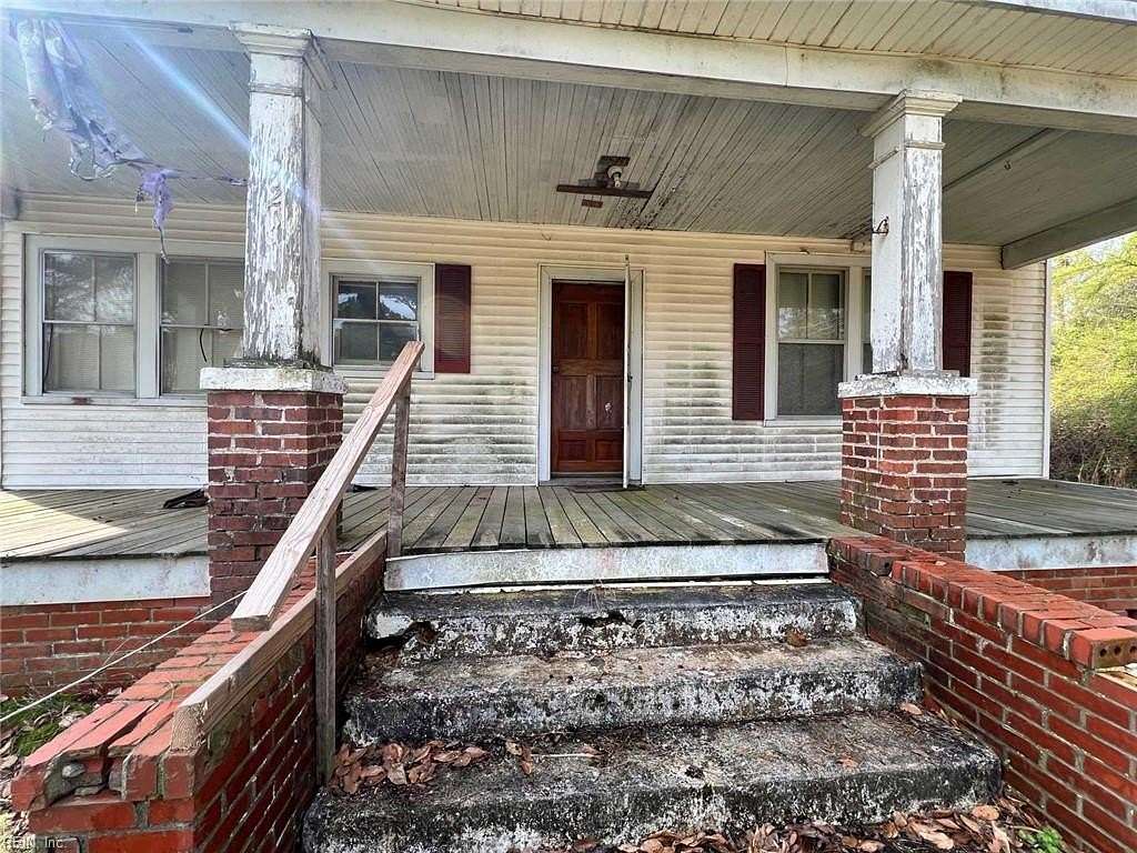 10 Acres of Land with Home for Sale in Suffolk, Virginia