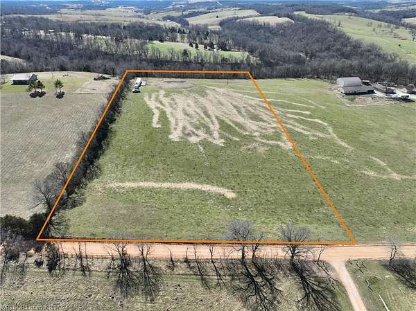 7 Acres of Land for Sale in Huntsville, Arkansas