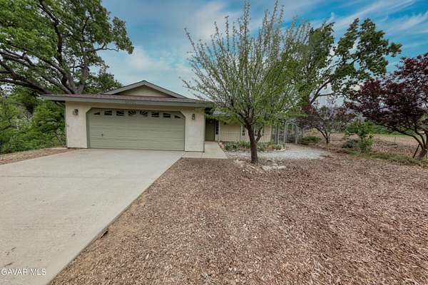 2.36 Acres of Land with Home for Sale in Tehachapi, California