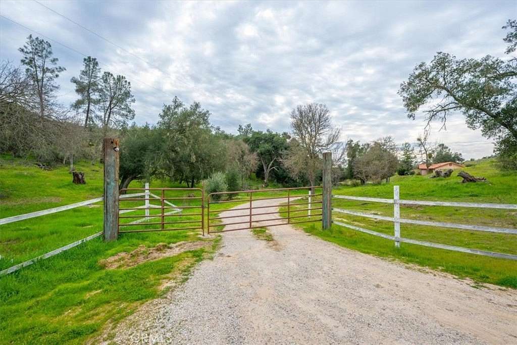 45 Acres of Land with Home for Sale in Santa Margarita, California