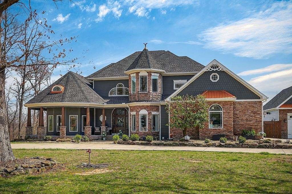 10.8 Acres of Land with Home for Sale in Sparta, Tennessee