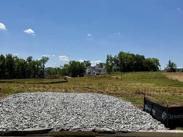 1.59 Acres of Land with Home for Sale in Brentwood, Tennessee