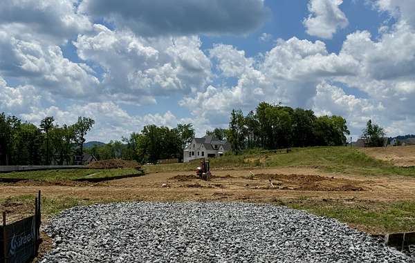 1.59 Acres of Land with Home for Sale in Brentwood, Tennessee