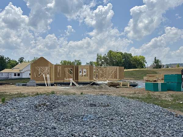 1.59 Acres of Land with Home for Sale in Brentwood, Tennessee