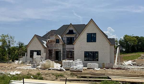 1.59 Acres of Land with Home for Sale in Brentwood, Tennessee
