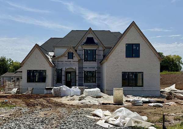 1.59 Acres of Land with Home for Sale in Brentwood, Tennessee