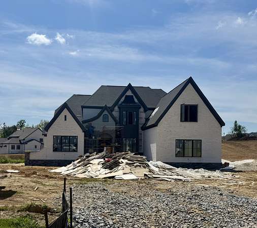 1.59 Acres of Land with Home for Sale in Brentwood, Tennessee